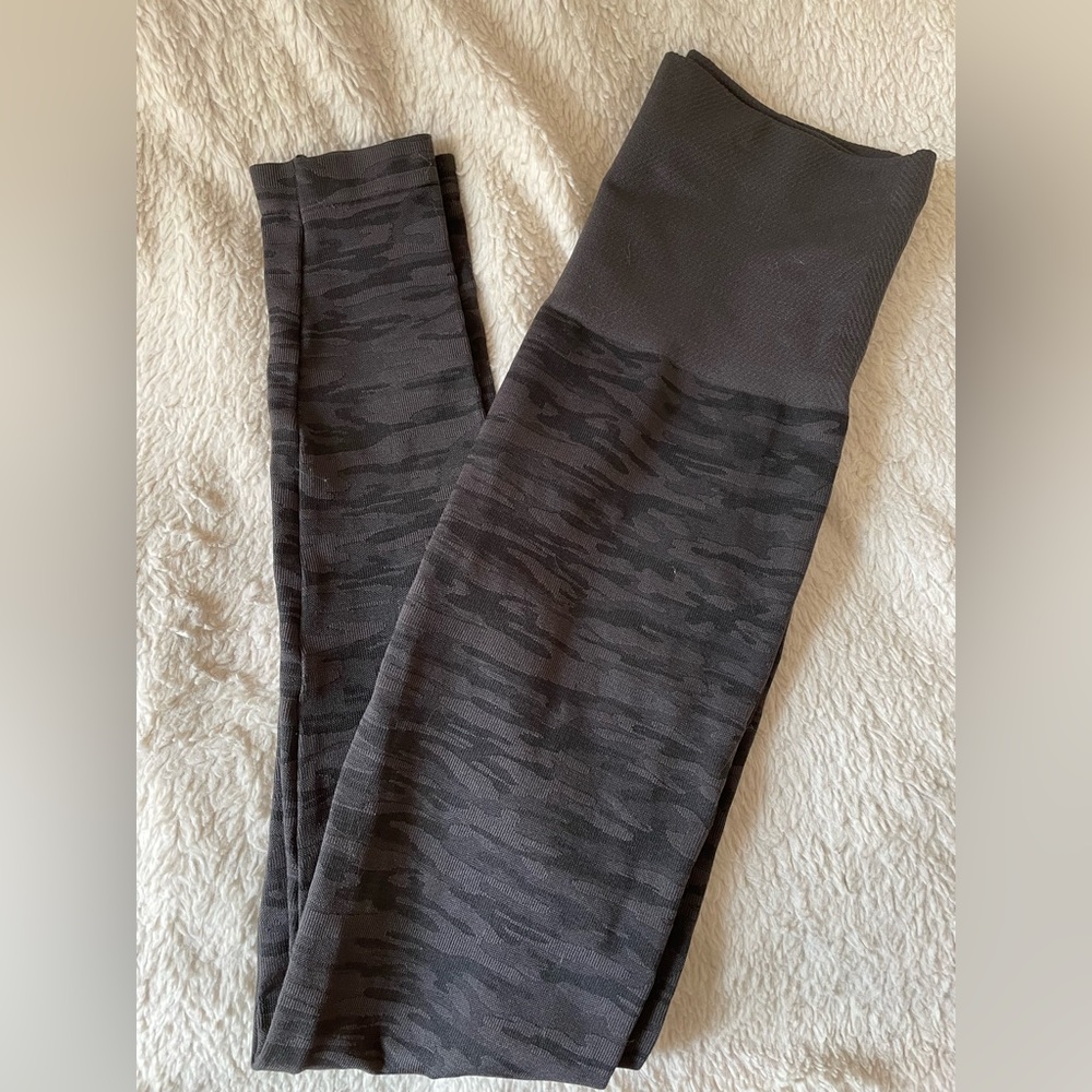 Assets shaping leggings. Medium. Grey camouflage. Excellent condition.